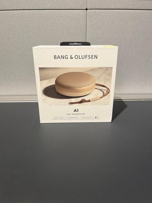 Bang & Olufsen - Beosound A1 2nd Gen gold tone Luidspreker, Audio, Tv en Foto, Stereoketens