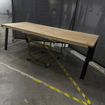 Eettafel Seven - Ongebruikt, Huis en Inrichting, Verzenden, Zo goed als nieuw, Eikenhout, 200 cm of meer