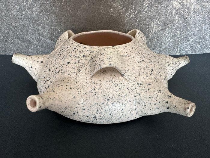 Sculptural Multi-Spout Ceramic Flower Vase - Tulip Vase -, Antiquités & Art, Curiosités & Brocante