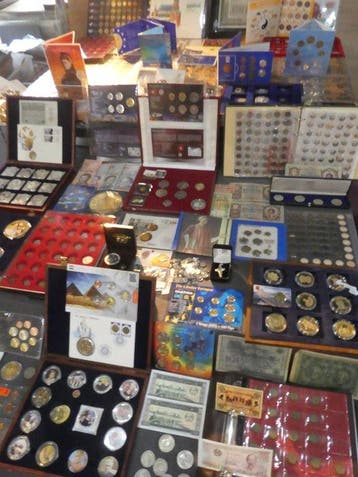 Wereld. Collection of coins/banknote/medals/euro inkl. pp