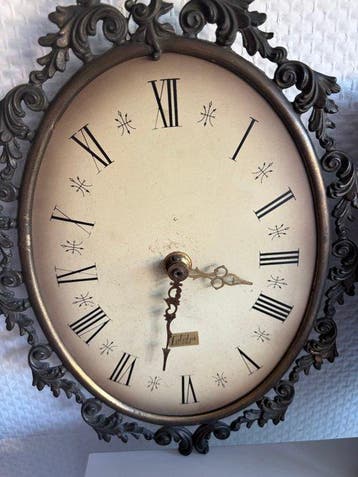Klok (4) - Lot de 4 horloges murales et de table vintage -