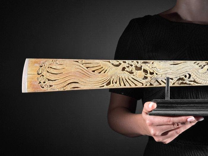 GEEN MINIMUMPRIJS - Gegraveerde zwaardvis-slagtand -, Antiek en Kunst, Kunst | Designobjecten