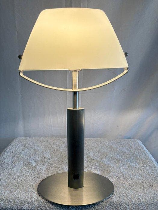 Neukro - Tafellamp - Plastic, Staal, Glas, Antiek en Kunst, Curiosa en Brocante