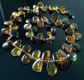 Ambre Très rare collier en ambre baltique naturel de couleur