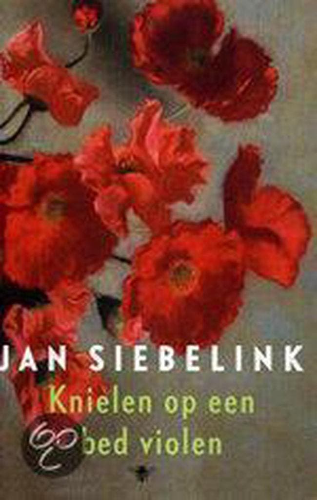Knielen op een bed violen 9789023472858 Jan Siebelink, Boeken, Romans, Gelezen, Verzenden