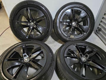 Skoda Enyac VW ID4,5, 7, Buzz Audi Q4 19 inch winterbanden, Autos : Pièces & Accessoires, Verzenden, Banden en Velgen