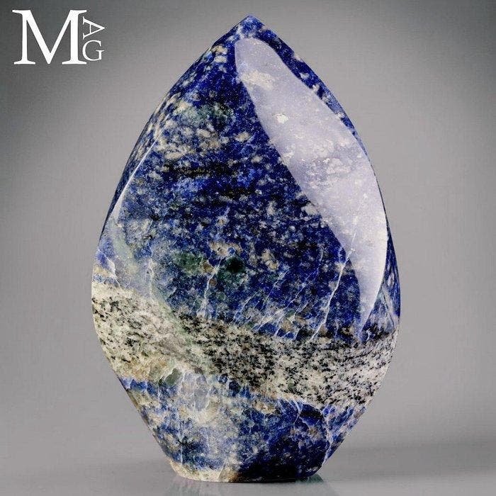 Handgesneden sodalietvlam – Diepblauwe natuursteen sculptuur, Verzamelen, Mineralen en Fossielen