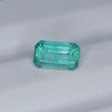 Sans prix de réserve Émeraude - 1.70 ct - International