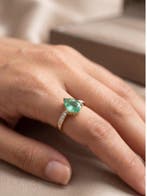 Bague - 14 carats Or jaune - 2.30ct. tw. Émeraude - Diamant, Handtassen en Accessoires, Ringen, Nieuw