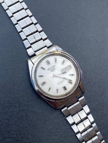 Seiko - A Classic Vintage Seiko 5 Automatic 7009 - 17 Jewel