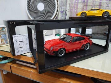 Autoart 1:18 - Modelauto - Porsche 911 (930) turbo 3.3, Nieuw