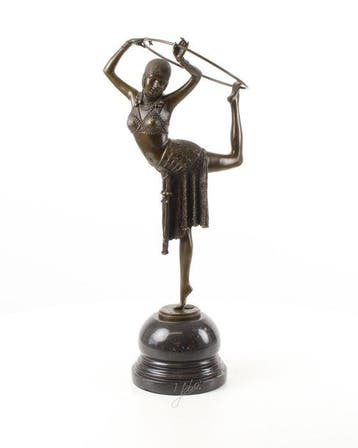 sculptuur, After Demetre Chiparus (1886–1947) – Hoop Dancer