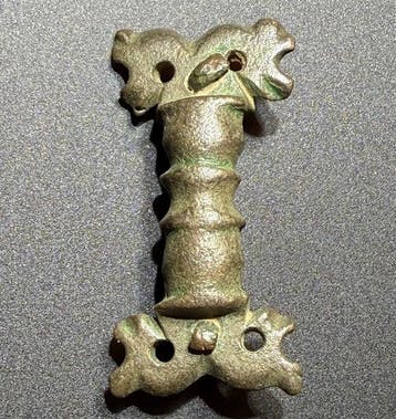 Époque Viking Bronze Longue amulette-pendentif zoomorphe