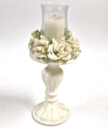 Vintage windlicht op witte voet met witte rozen, Verzenden, Nieuw