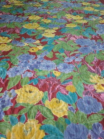 Prachtige bloemstof Made in Italy - Textiel - 425 cm - 140