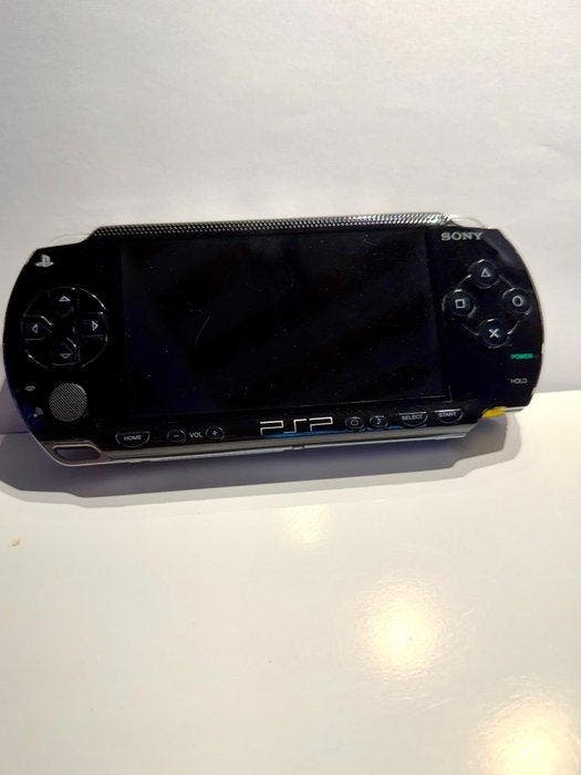 Sony - Playstation Portable (PSP) - 1004 + 6 giochi -, Games en Spelcomputers, Spelcomputers | Overige Accessoires