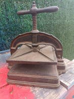 Outil de travail Arts & Métiers - Presse à relier