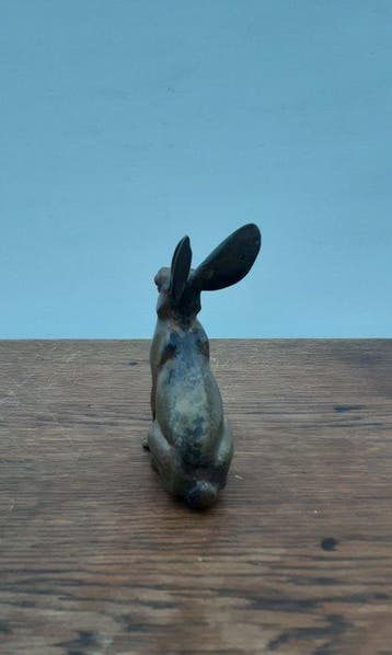 P. Chenet - Beeld, Konijn - 14.5 cm - Brons