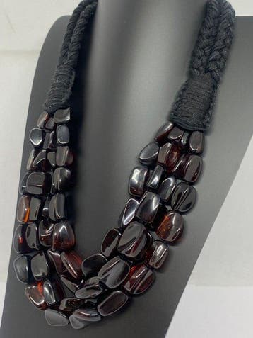 Schaduwen van de Baltische Zee: Vintage multistreng ketting