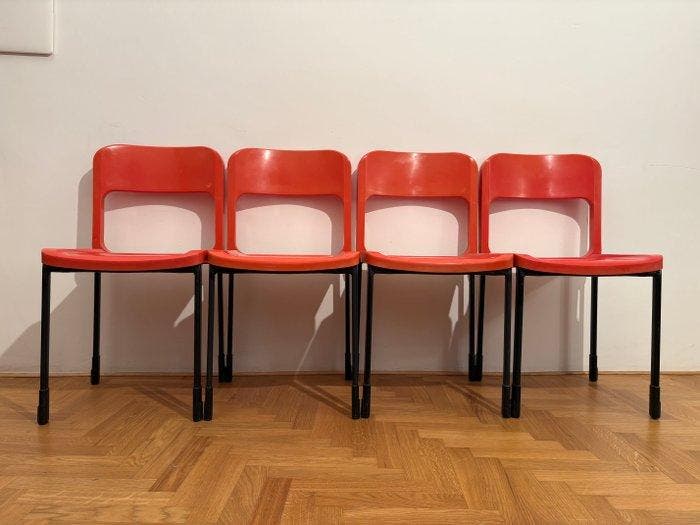 Stoel - Plastic, Metaal - Set van vier stapelbare stoelen, Antiek en Kunst, Kunst | Designobjecten