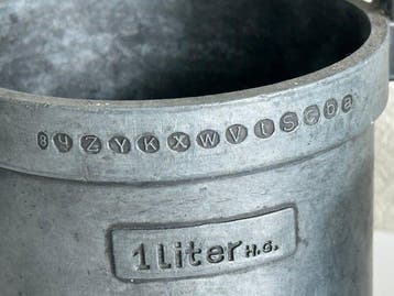 Collection darticles de marque - Trois gobelets doseurs en