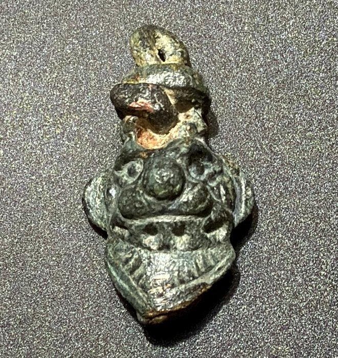 Grec ancien, hellénistique Bronze Pendentif-amulette rare en, Antiek en Kunst, Antiek | Overige Antiek
