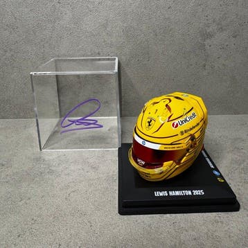Ferrari - Lewis Hamilton - 2025 Season Livery Helmet - 2025, Verzamelen, Automerken, Motoren en Formule 1, Nieuw