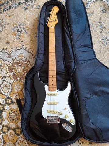 Squier - Stratocaster - - Guitare à corps plein - Corée du