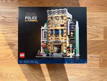 Lego Set - 10278 - Creator Expert - Police Station