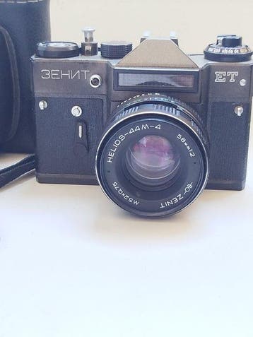 Zenit ET with Helios-44M-4 58mm f/2 Lens – Original Case, Nieuw