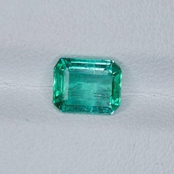 Zonder minimumprijs Smaragd - 1.66 ct - International, Handtassen en Accessoires, Edelstenen, Nieuw