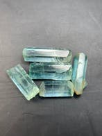 21,40 carats de béryl vanadifère brut naturel – cristal vert