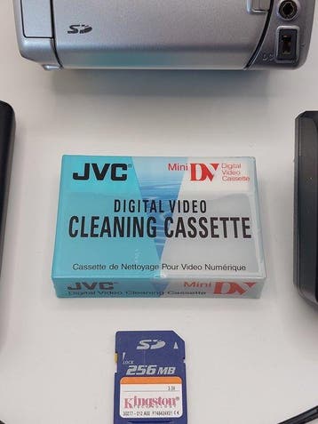 JVC GR-73E MiniDV camera