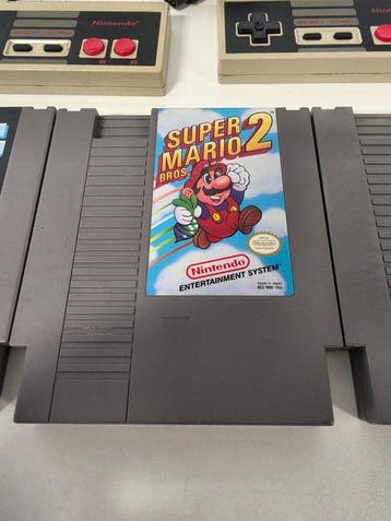 Nintendo - Nes - NES Mario Bundle & 2 Controllers -