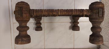 Tabouret Nuristan - Bois, Cuir - Afghanistan - Début du XXe