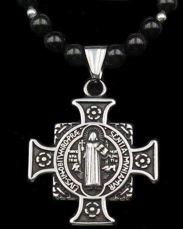 Exorcisme-ketting: Het Kruis-Forteresse van Sint-Benoït in