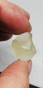 2 TECTITES: Libyan Desert Glass / Zonder reserveprijs