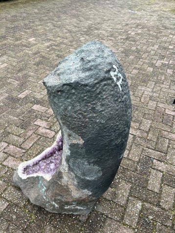 amethist Geode- 220 kg - (1)