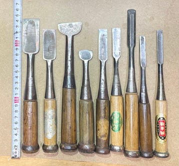 Outil de travail (9) - 9 ciseaux à bois japonais usagés