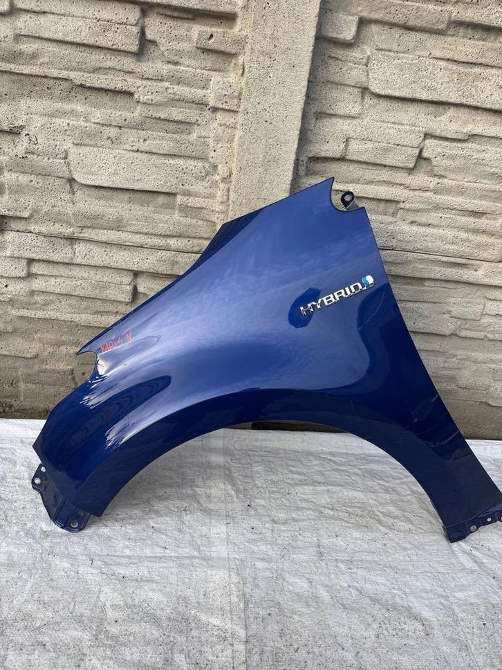 Linker spatbord Toyota Yaris XP210, Auto-onderdelen, Carrosserie, Gebruikt, Verzenden