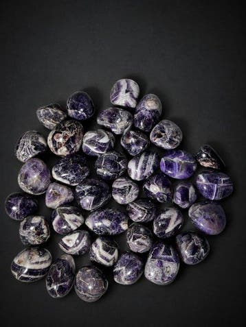 ***GEEN RESERVE*** Chevron Amethyst Trommelstenen – 35–38