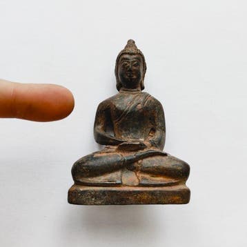 Oud-Indochinese Brons Zittende Boeddha Kraal Reizend