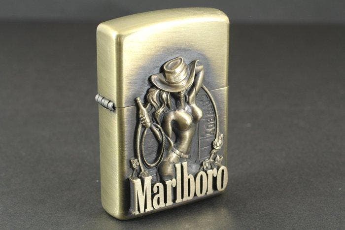 Zippo - Marlboro Sexy Girl - Zakaansteker - metaal, Verzamelen, Rookartikelen, Aanstekers en Luciferdoosjes
