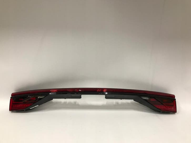 Audi A8 D5 2017-2021 achterlicht middenblende MATRIX OLED, Autos : Pièces & Accessoires, Éclairage, Envoi