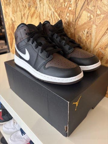 Nike - Jordan 1 Mid - Sneakers - Maat: EU 38 - Nieuw met