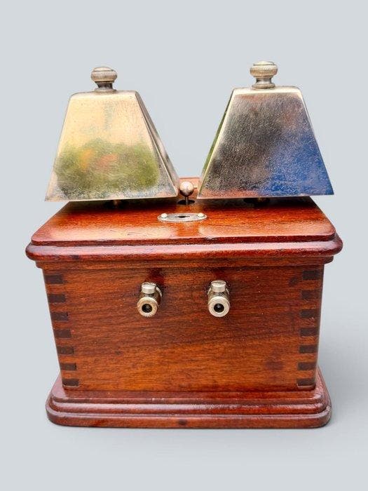 Telefoonbellen - Messing, Hout - ATEA Antwerpen – Gedateerd, Antiek en Kunst, Kunst | Designobjecten