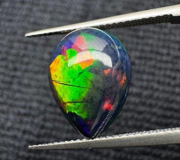 4,72ct Opaal Cabochon- 0.94 g