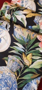350x280cm! Exclusief textiel met oude vazen en vlinders,
