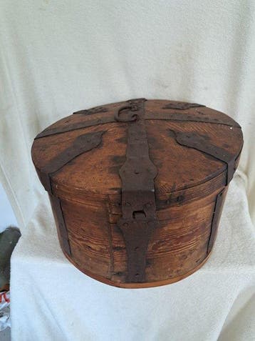 Kist - Gothisch model - Hout, Smeedijzer - Bruidskist