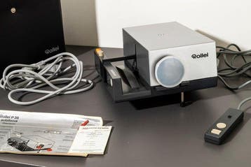 Rollei P35 autofocus diaprojector - met tas en toebehoren-, Audio, Tv en Foto, Nieuw